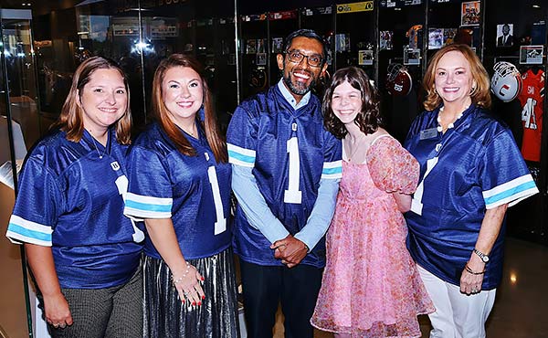 IPSE student Ellie Rapp, second from right, standing with representatives of the Daughters of the American Revolution, Berry President Sandeep Mazumder and Vice President of Advancement Laura Croft.