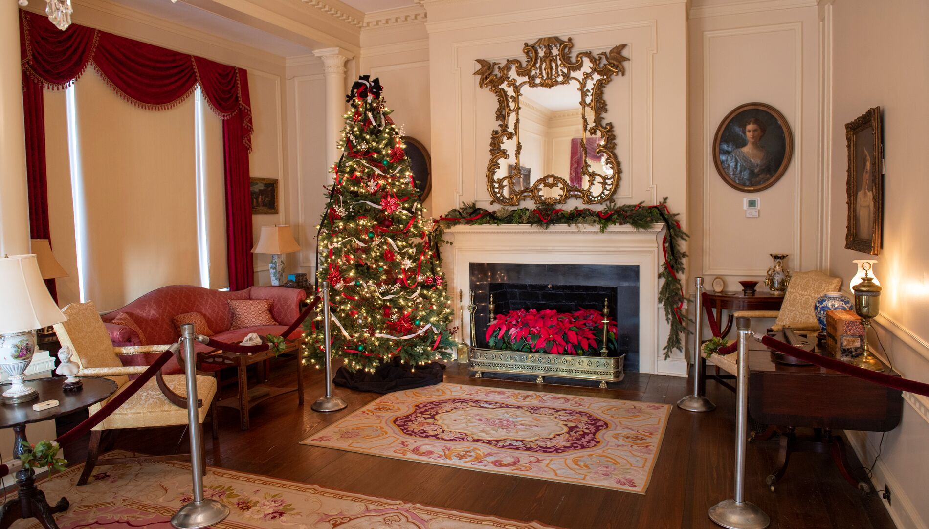             Celebrate at Oak Hill with Victorian Christmas Tours     