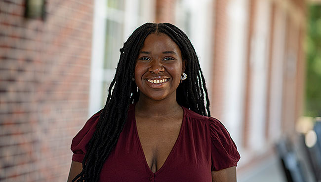 Destinee Davis